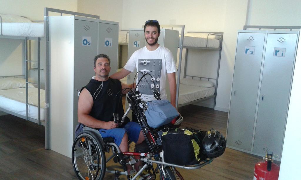 Hostel Check In León Zewnętrze zdjęcie